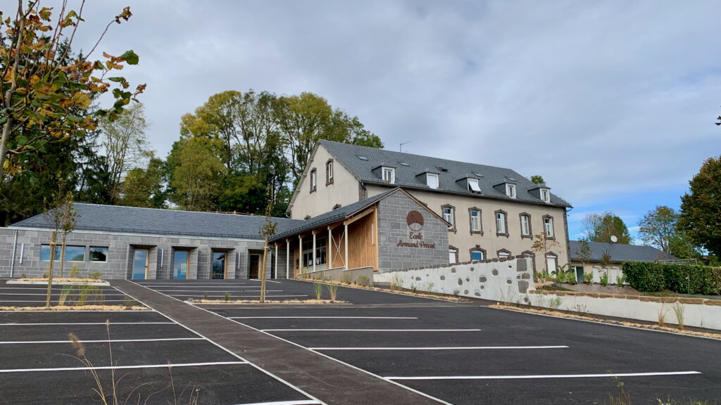 Vue de la nouvelle extension de l'école de Talizat